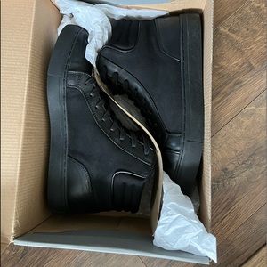 Kenneth Cole Reaction contrast leather hi-top sneaker/ black Size 7